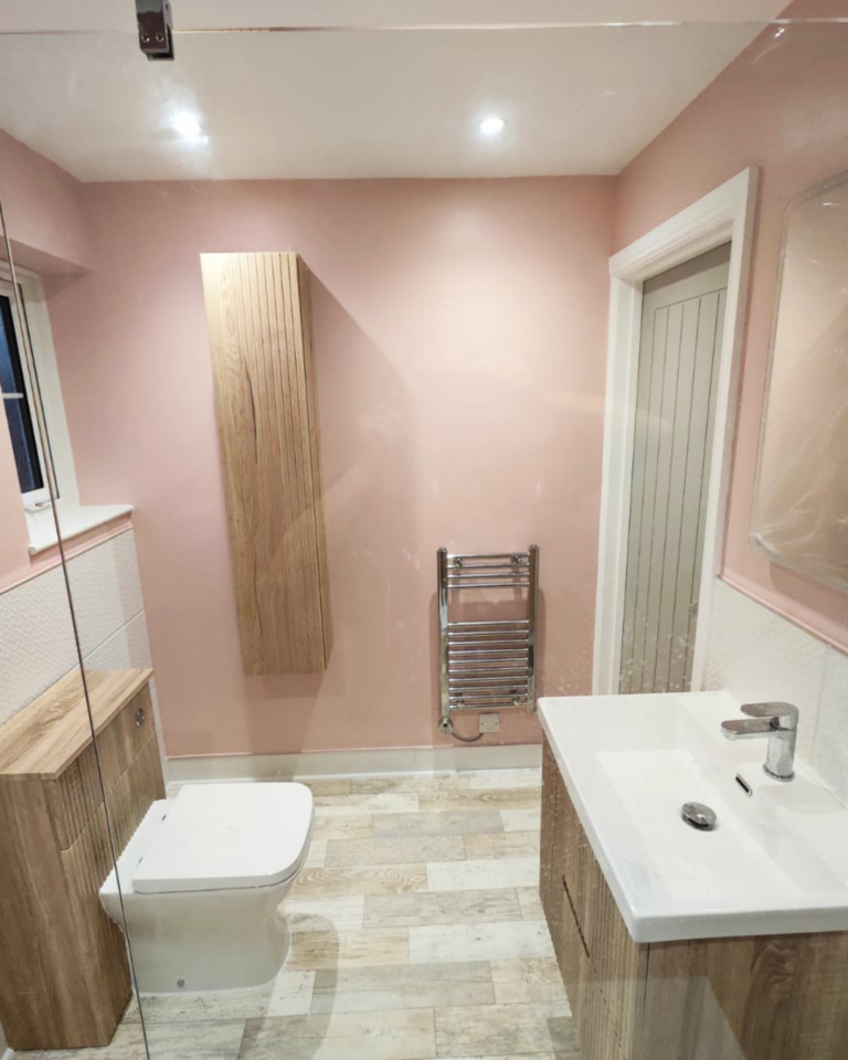 Bathroom installation in Brentwood by Phoenix B&K (photo 4)